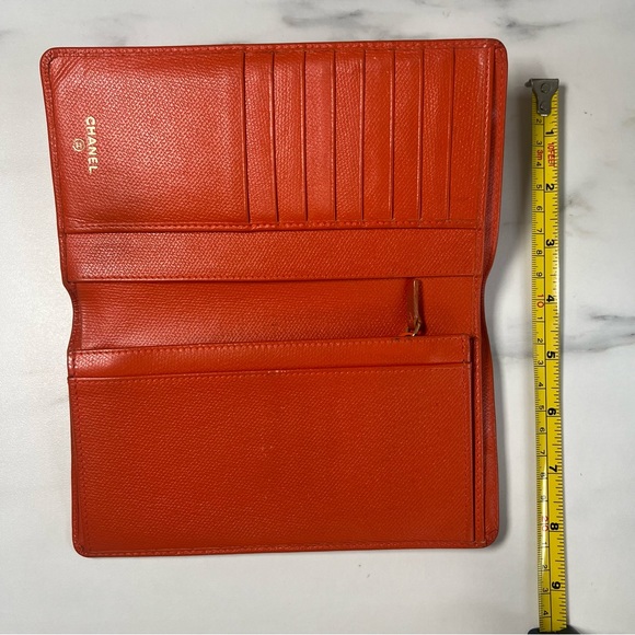 ✨ AUTHENTIC CHANEL Calfskin Leather Bifold Wallet ✨ - Picture 6 of 10